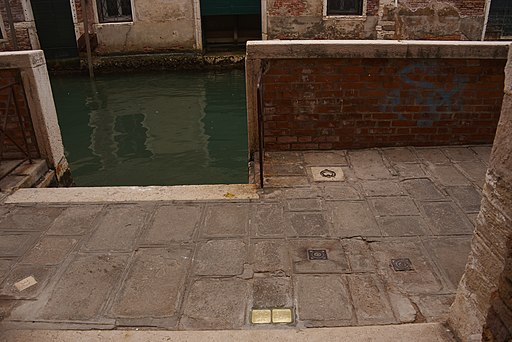 bilde av snublestein i Venezia