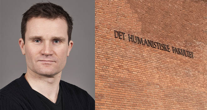 Doctoral candidate Ketil Raknes, wall with text "det humanistiske fakultet"