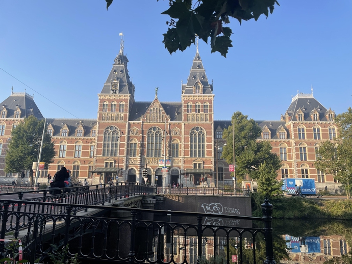 Rijksmuseum in the sun